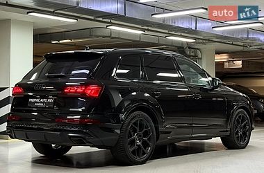 Внедорожник / Кроссовер Audi Q7 2024 в Киеве