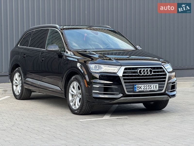 Внедорожник / Кроссовер Audi Q7 2016 в Дубно