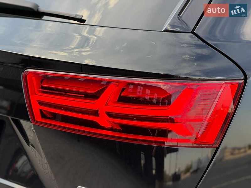 Внедорожник / Кроссовер Audi Q7 2016 в Дубно