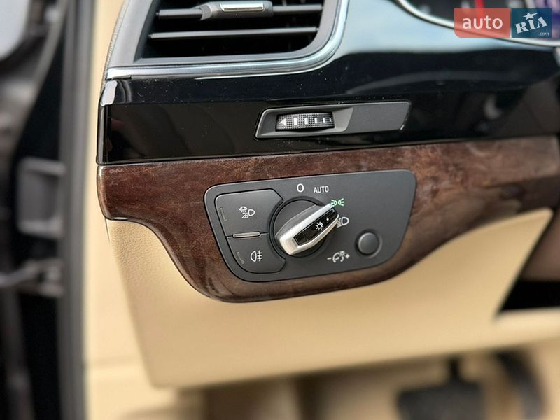 Внедорожник / Кроссовер Audi Q7 2016 в Дубно