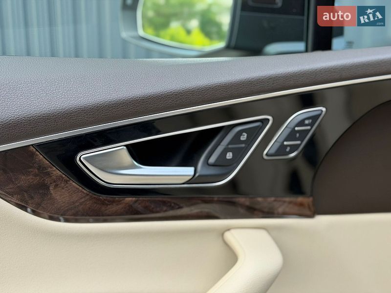 Внедорожник / Кроссовер Audi Q7 2016 в Дубно