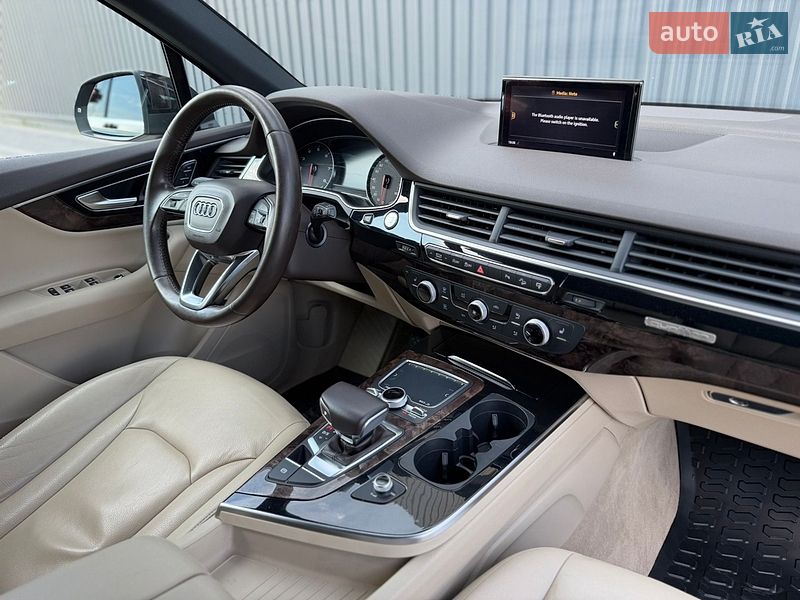 Внедорожник / Кроссовер Audi Q7 2016 в Дубно