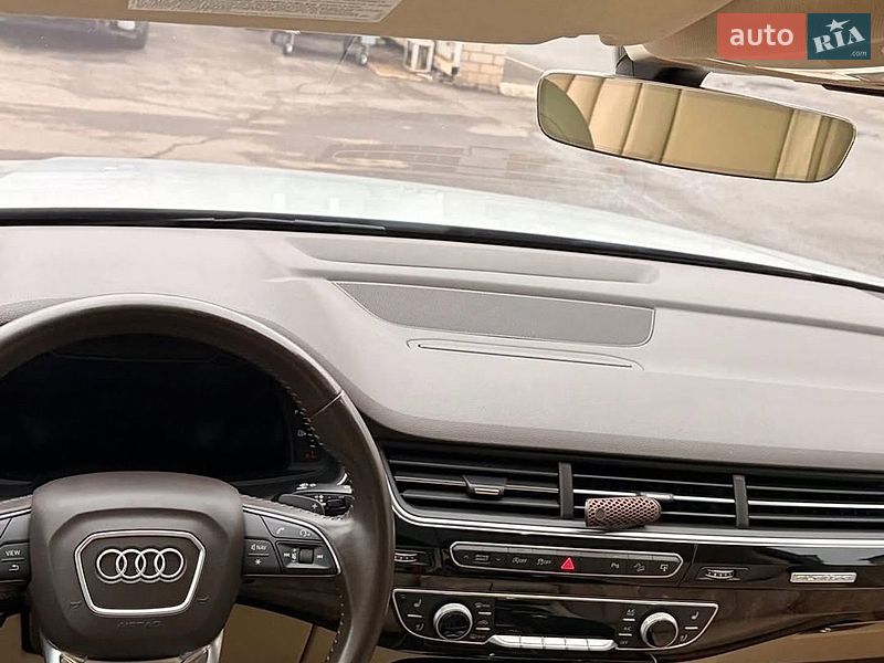 Позашляховик / Кросовер Audi Q7 2017 в Львові