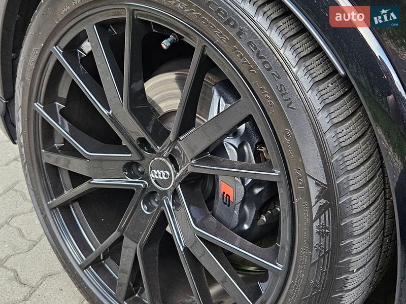 Внедорожник / Кроссовер Audi Q7 2015 в Сваляве