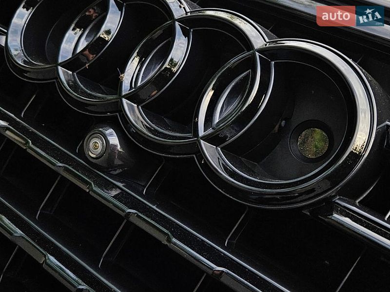 Внедорожник / Кроссовер Audi Q7 2015 в Сваляве