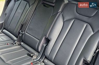 Внедорожник / Кроссовер Audi Q7 2015 в Сваляве