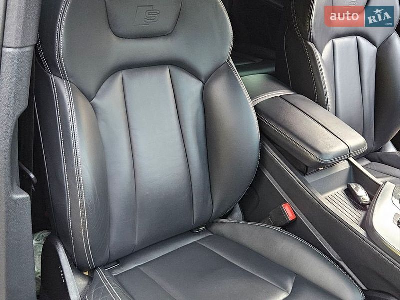 Внедорожник / Кроссовер Audi Q7 2015 в Сваляве