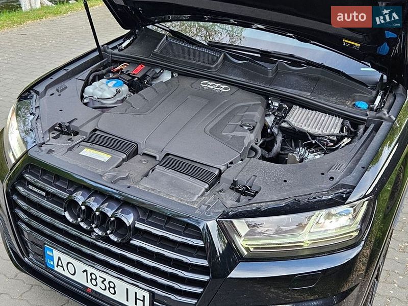 Внедорожник / Кроссовер Audi Q7 2015 в Сваляве