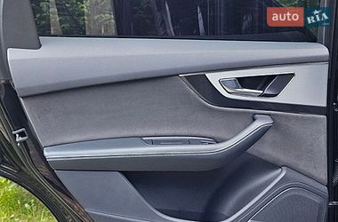 Внедорожник / Кроссовер Audi Q7 2015 в Сваляве