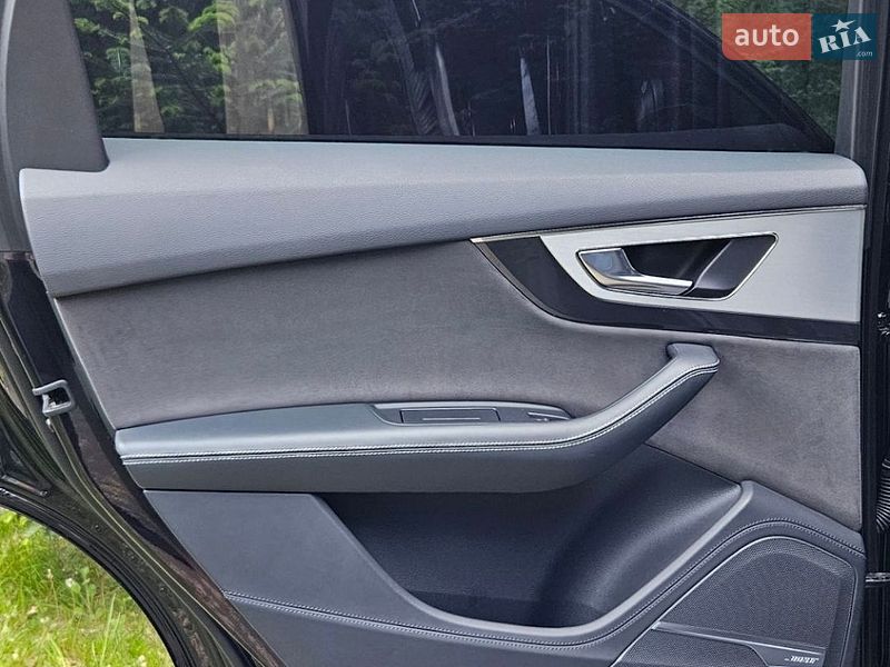Внедорожник / Кроссовер Audi Q7 2015 в Сваляве