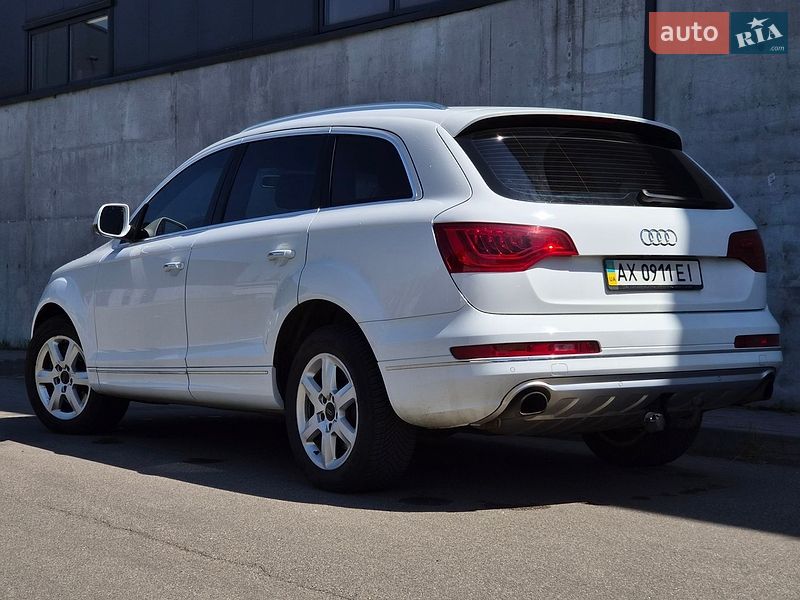 Позашляховик / Кросовер Audi Q7 2013 в Києві