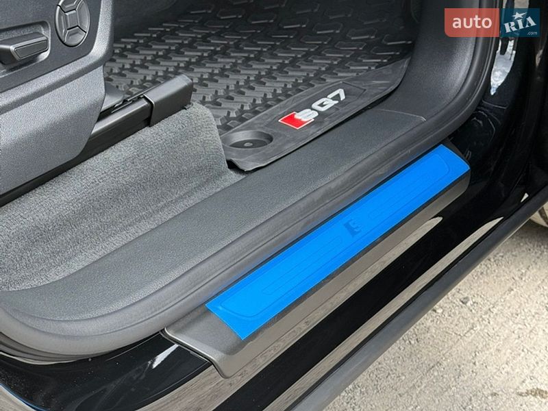 Внедорожник / Кроссовер Audi Q7 2024 в Подольске