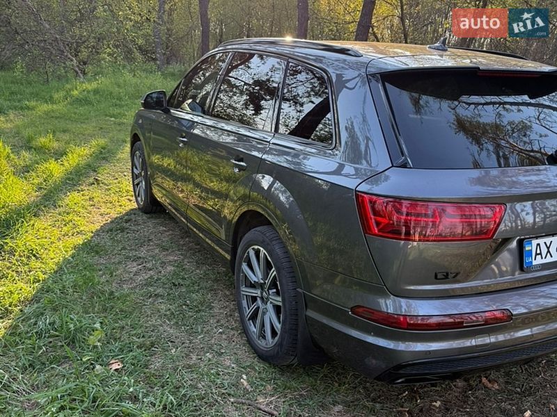 Внедорожник / Кроссовер Audi Q7 2018 в Харькове