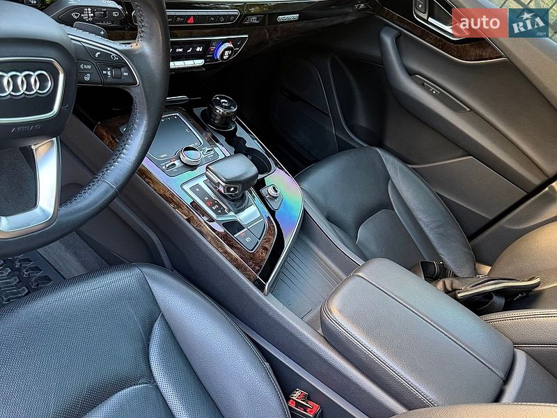 Внедорожник / Кроссовер Audi Q7 2018 в Киеве