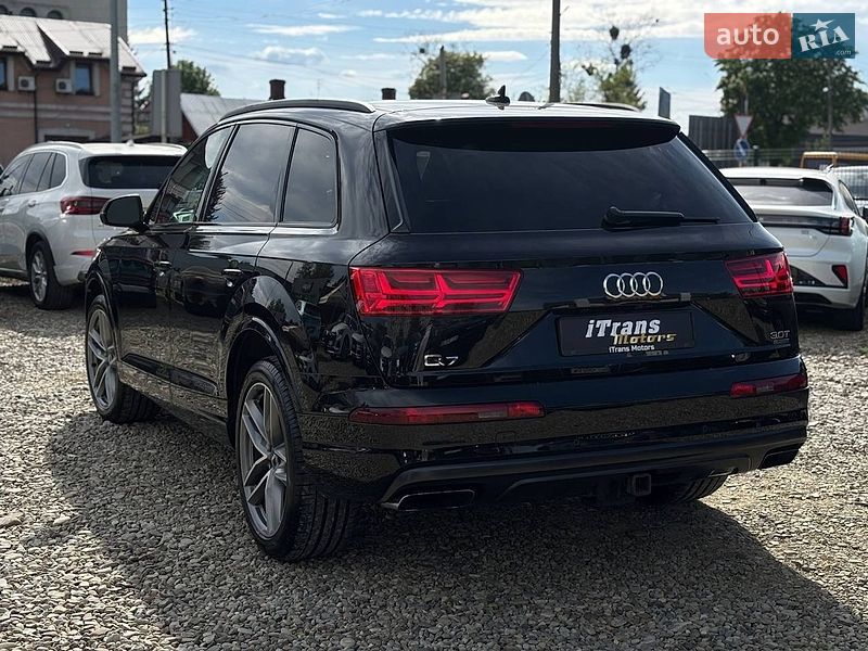 Внедорожник / Кроссовер Audi Q7 2017 в Стрые