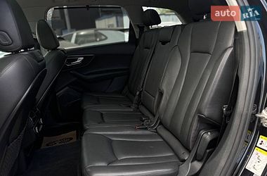 Внедорожник / Кроссовер Audi Q7 2017 в Стрые
