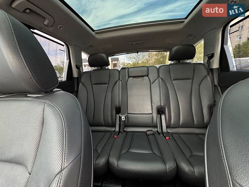 Внедорожник / Кроссовер Audi Q7 2017 в Стрые
