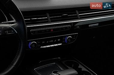 Внедорожник / Кроссовер Audi Q7 2017 в Стрые