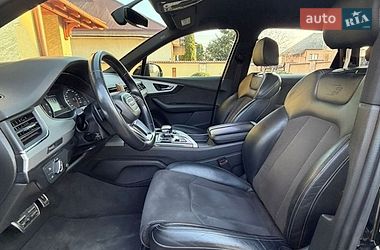 Позашляховик / Кросовер Audi Q7 2017 в Виноградові