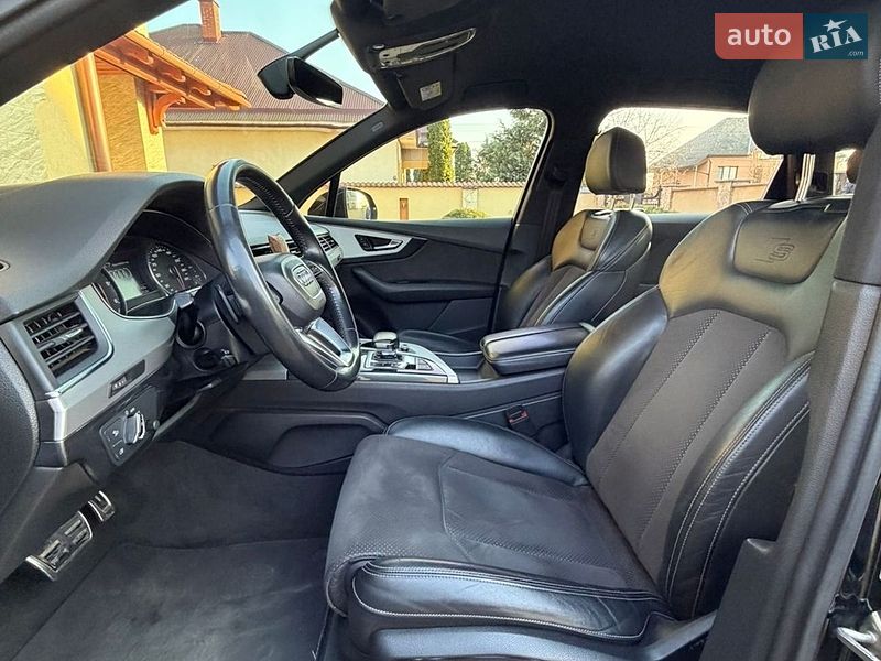 Позашляховик / Кросовер Audi Q7 2017 в Виноградові