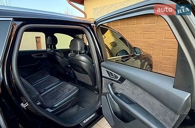 Позашляховик / Кросовер Audi Q7 2017 в Виноградові