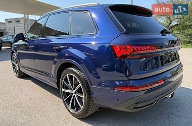 Позашляховик / Кросовер Audi Q7 2020 в Дніпрі