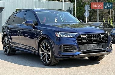 Позашляховик / Кросовер Audi Q7 2020 в Дніпрі