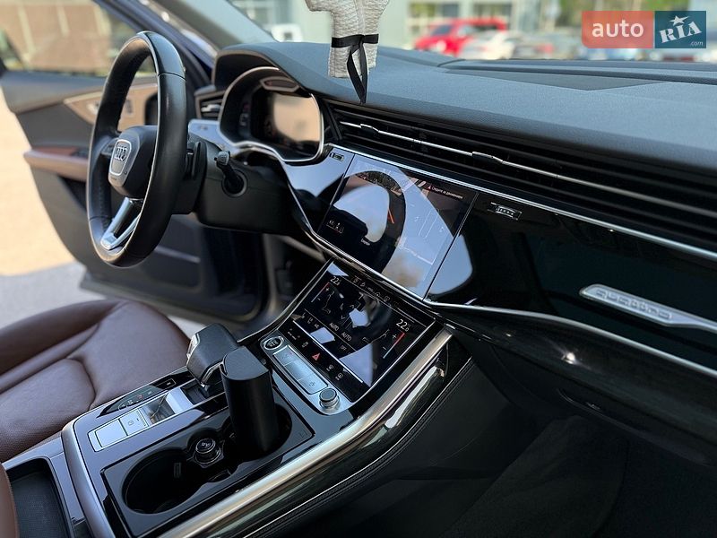Позашляховик / Кросовер Audi Q7 2020 в Дніпрі