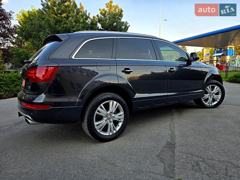 Внедорожник / Кроссовер Audi Q7 2015 в Полтаве