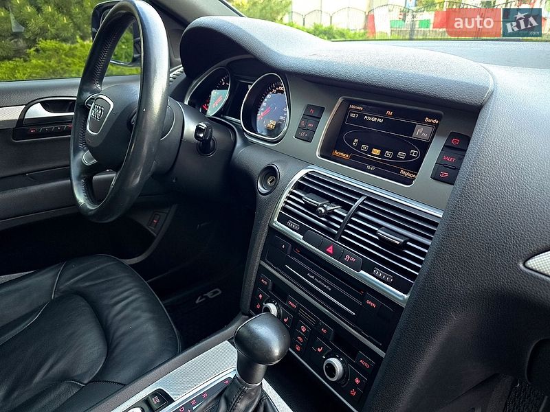 Внедорожник / Кроссовер Audi Q7 2015 в Полтаве