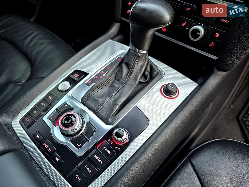 Внедорожник / Кроссовер Audi Q7 2015 в Полтаве