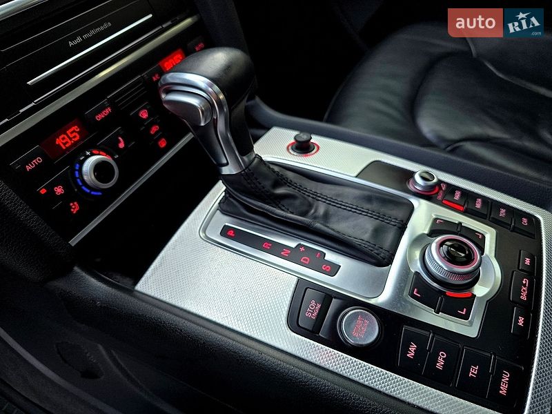 Внедорожник / Кроссовер Audi Q7 2015 в Полтаве