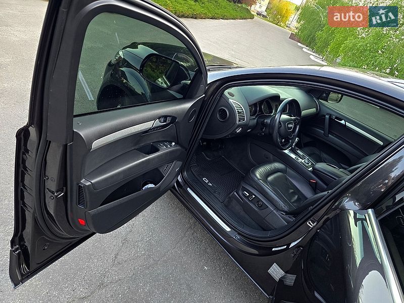 Внедорожник / Кроссовер Audi Q7 2015 в Полтаве