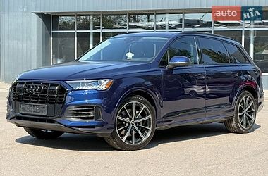 Позашляховик / Кросовер Audi Q7 2020 в Дніпрі