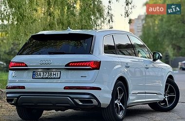 Внедорожник / Кроссовер Audi Q7 2021 в Киеве