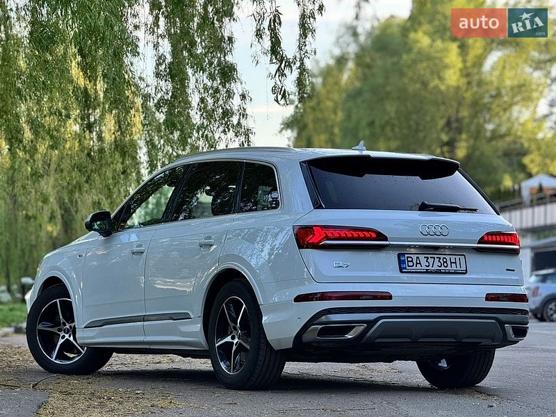 Внедорожник / Кроссовер Audi Q7 2021 в Киеве