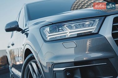Позашляховик / Кросовер Audi Q7 2017 в Дніпрі