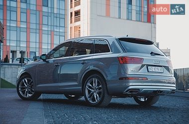 Позашляховик / Кросовер Audi Q7 2017 в Дніпрі