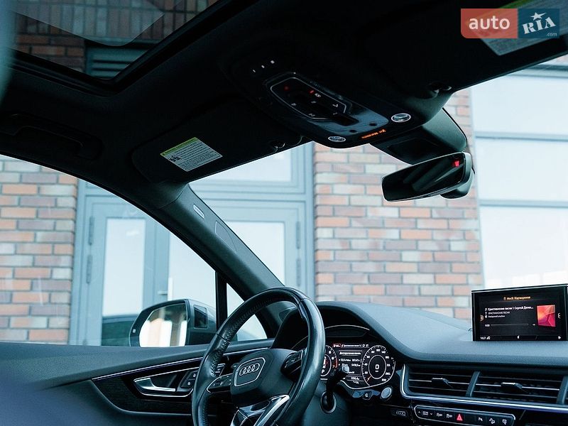 Позашляховик / Кросовер Audi Q7 2017 в Дніпрі