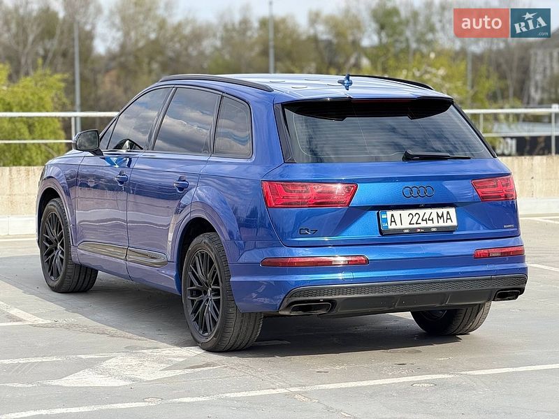 Позашляховик / Кросовер Audi Q7 2016 в Києві