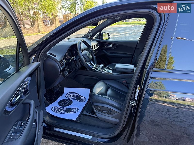 Внедорожник / Кроссовер Audi Q7 2017 в Харькове