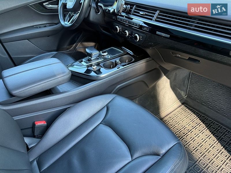 Внедорожник / Кроссовер Audi Q7 2017 в Харькове