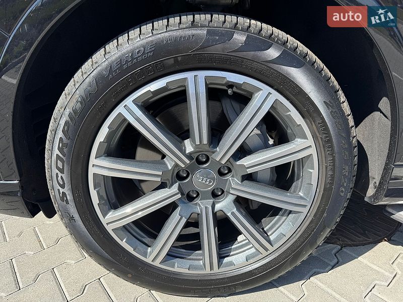 Внедорожник / Кроссовер Audi Q7 2017 в Львове
