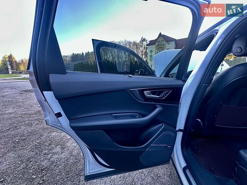 Внедорожник / Кроссовер Audi Q7 2018 в Трускавце