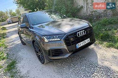 Внедорожник / Кроссовер Audi Q7 2020 в Каменец-Подольском