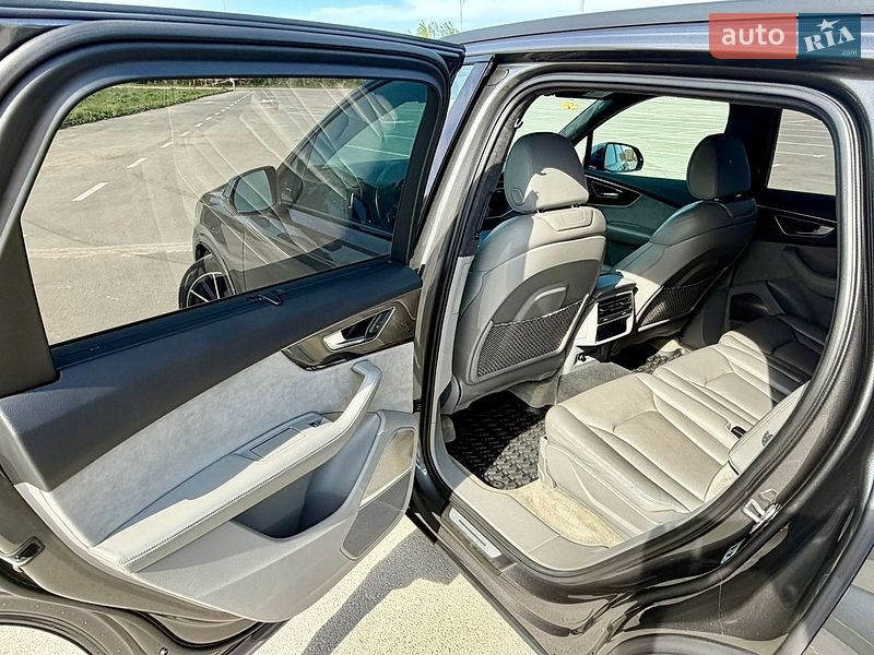 Внедорожник / Кроссовер Audi Q7 2020 в Каменец-Подольском