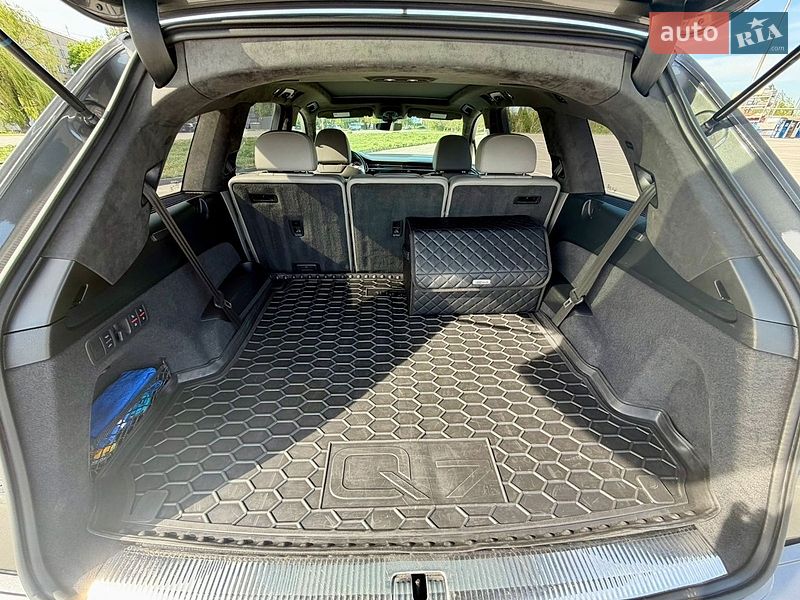 Внедорожник / Кроссовер Audi Q7 2020 в Каменец-Подольском