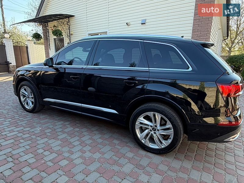 Позашляховик / Кросовер Audi Q7 2021 в Прилуках