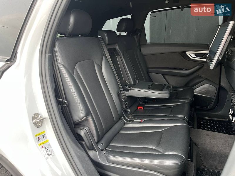 Внедорожник / Кроссовер Audi Q7 2017 в Киеве