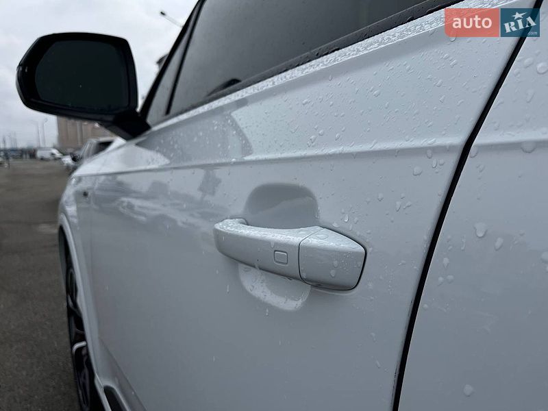 Внедорожник / Кроссовер Audi Q7 2017 в Киеве